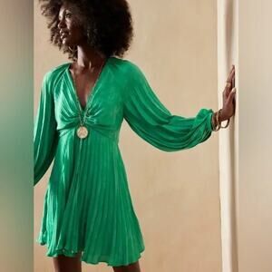 Banana Republic | Size 6 | Cabana Green Radiant Pleated Fit & Flare Mini Dress